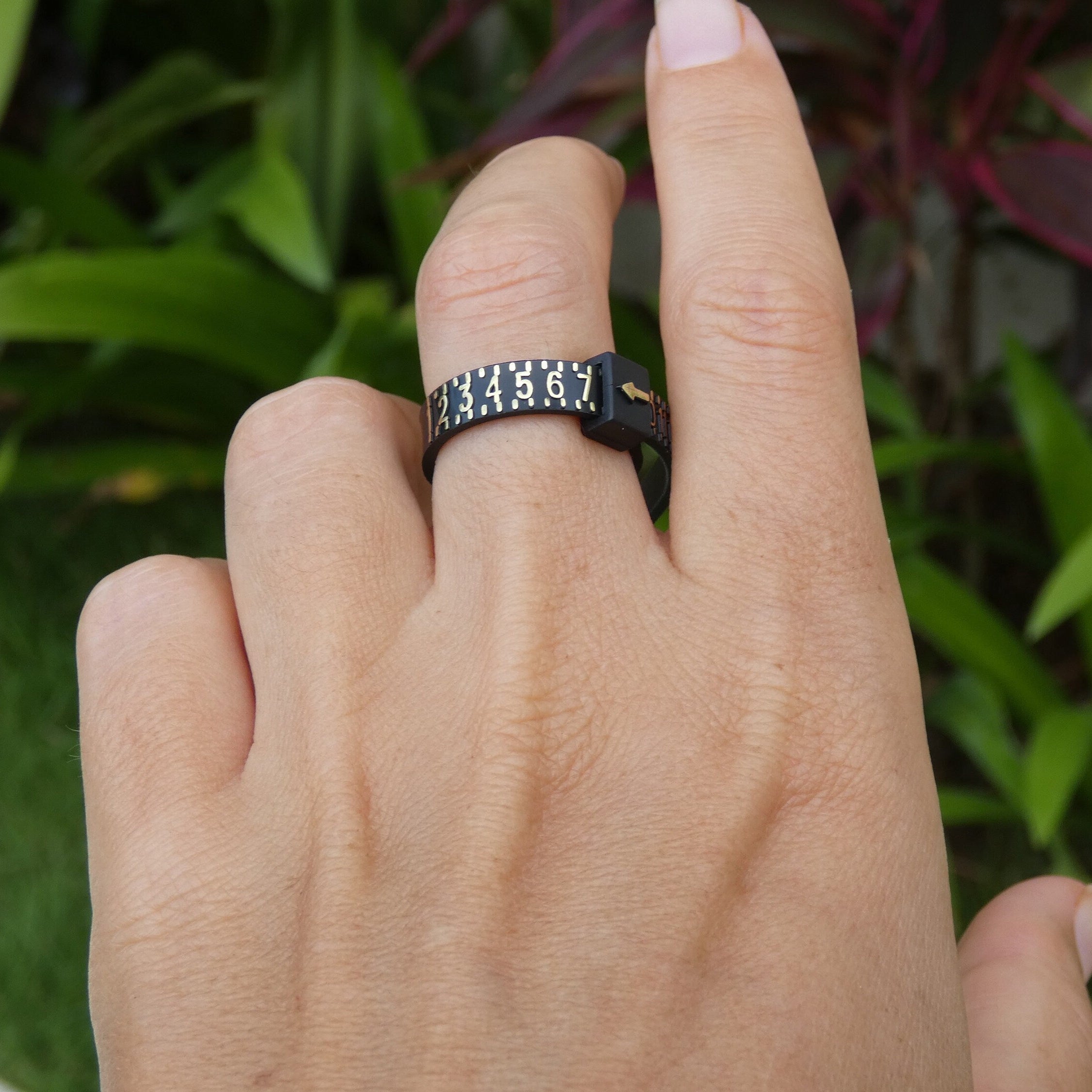 Adjustable-Ring-Sizer