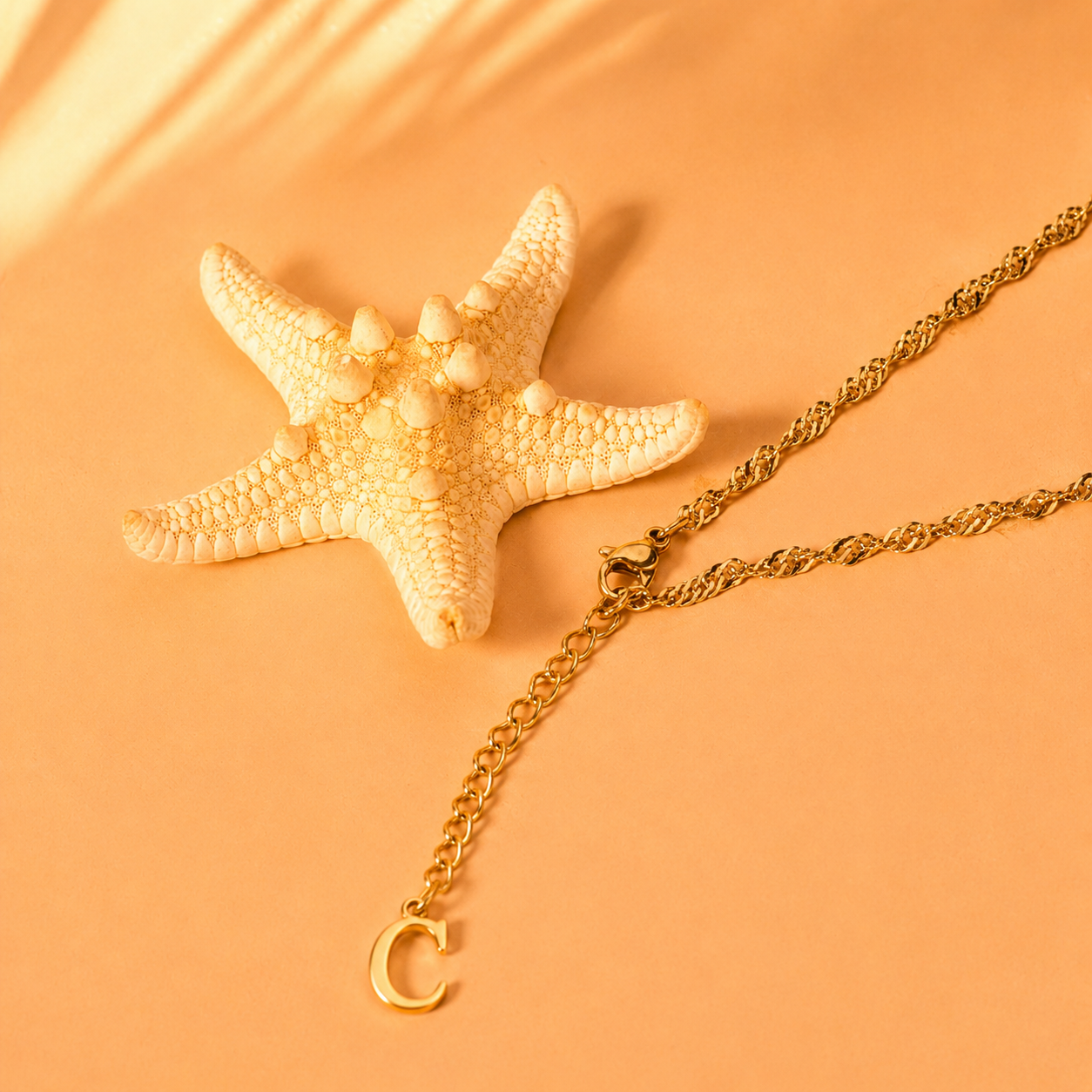 personalized bee necklace