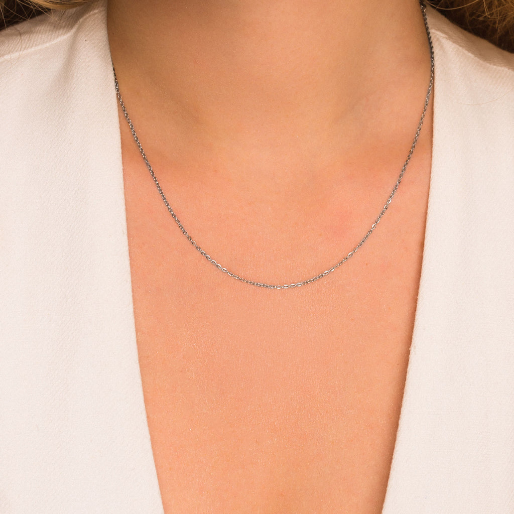 thin chain necklace