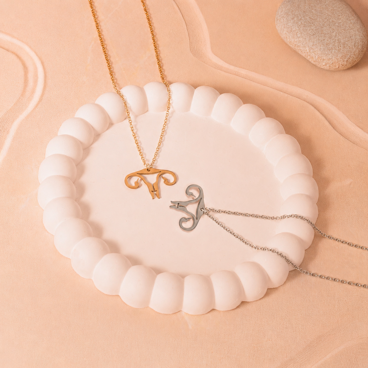 uterus-necklace
